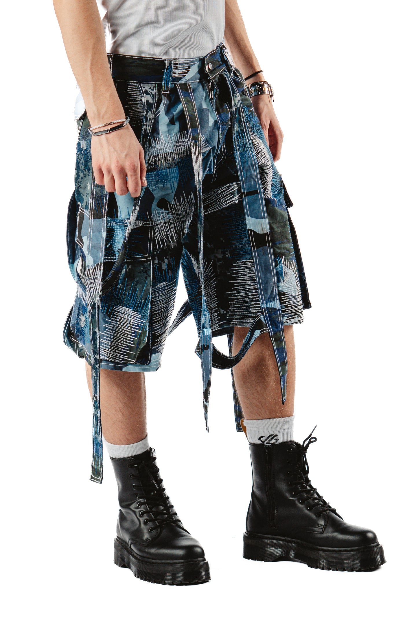 CAMO DARNING STRAP CARGO SHOTS