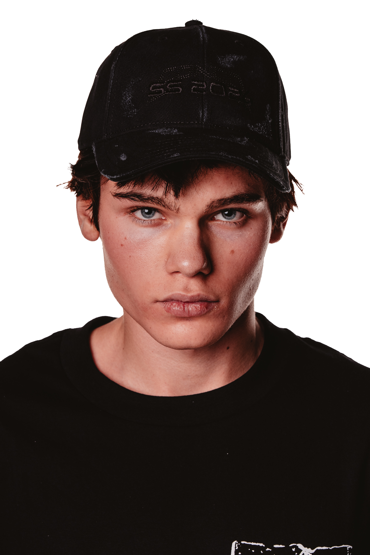EMBROIDERED BLACK CAP